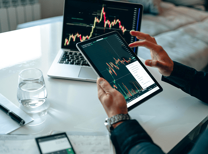 IA agentique : comment Huwise connecte les modèles IA aux données opérationnelles  pour booster la performance des collaborateurs